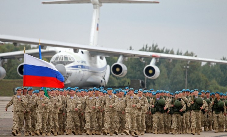 Масштабная проверка боеспособности началась в двух военных округах России