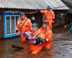 Оказване на помощ на жителите на Иркутска област, които са пострадали от наводненията